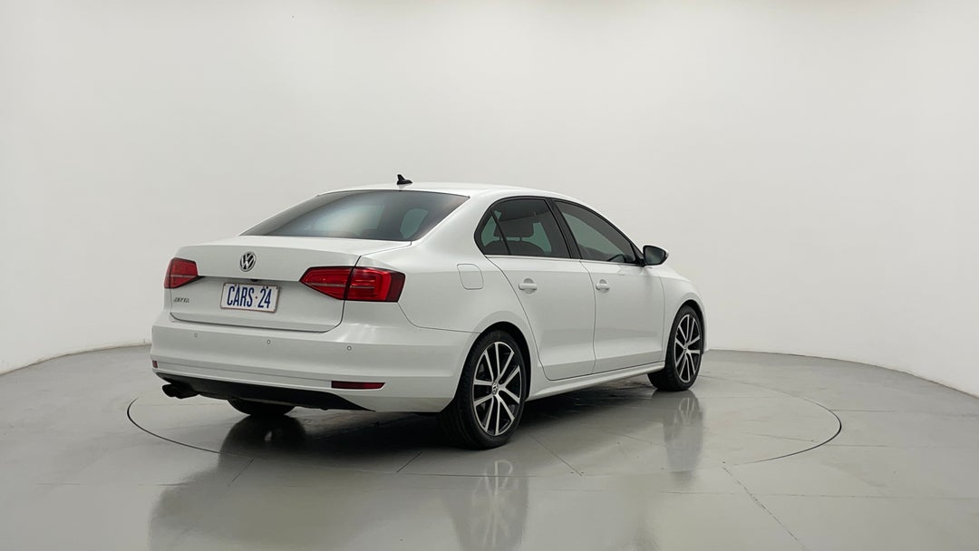 Right Back Diagonal (45- Degree) View