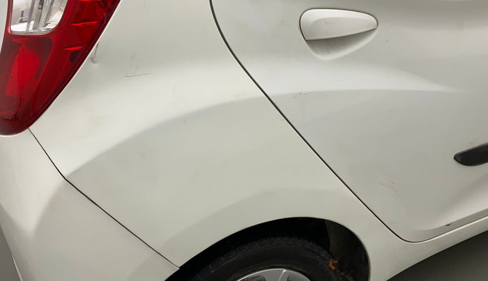 2018 Hyundai Eon SPORTZ, CNG, Manual, 44,968 km, Right quarter panel - Slightly dented