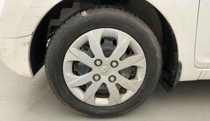 2018 Hyundai Eon SPORTZ, CNG, Manual, 44,968 km, Left Front Wheel