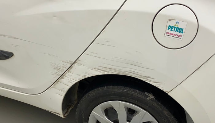 2018 Hyundai Eon SPORTZ, CNG, Manual, 44,968 km, Left quarter panel - Minor scratches