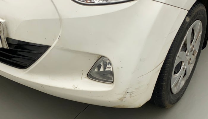 2018 Hyundai Eon SPORTZ, CNG, Manual, 44,968 km, Front bumper - Minor scratches