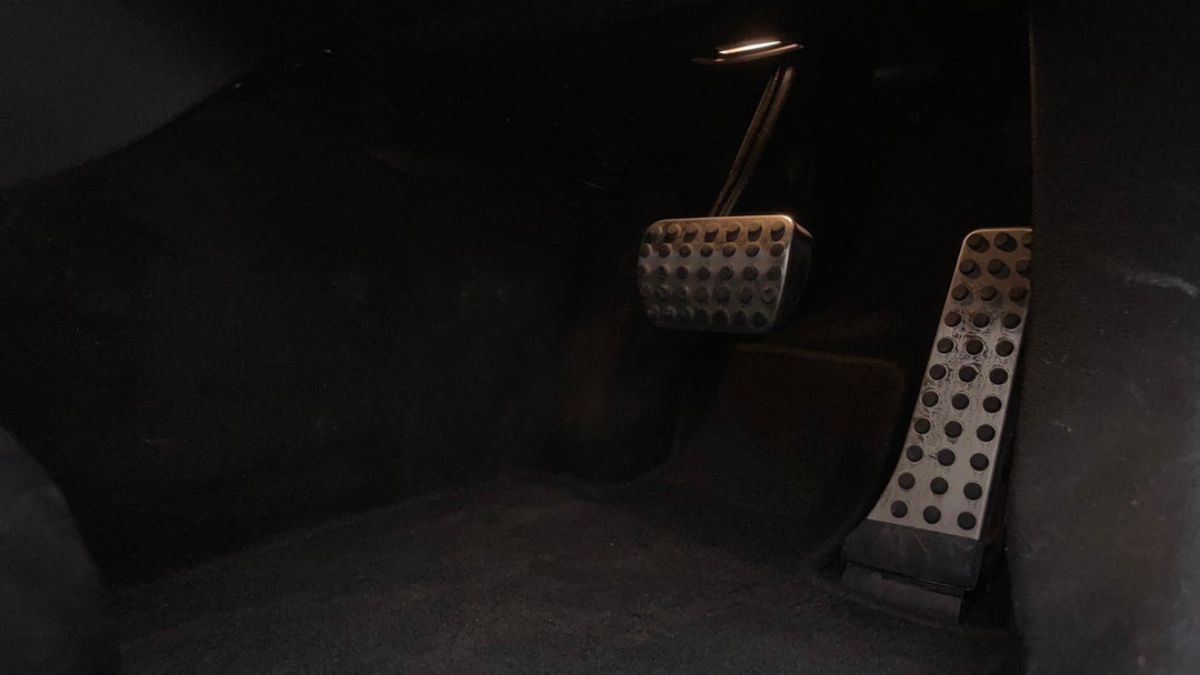 2016 Mercedes-benz C250 C250, Automatic, 85298 km, Pedals and Footmat