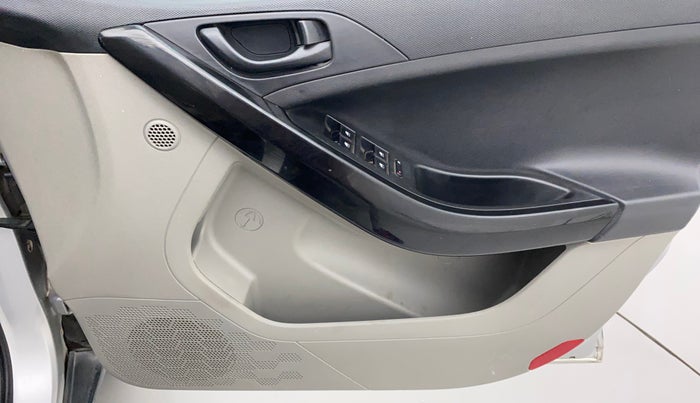2017 Tata NEXON XM DIESEL, Diesel, Manual, 88,088 km, Driver Side Door Panels Control