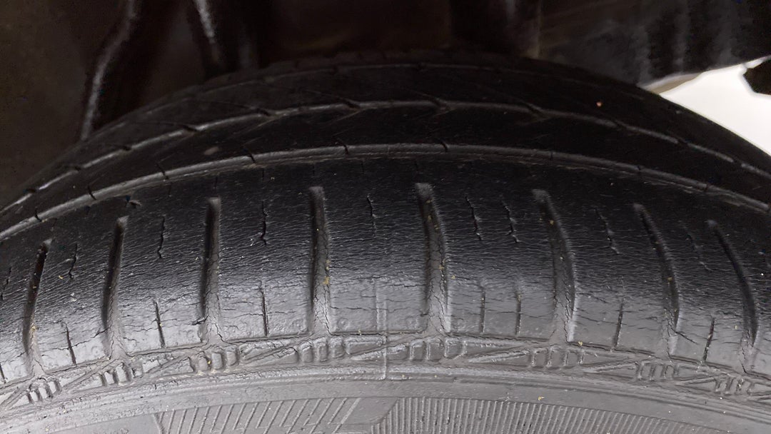 Left Rear Tyre Tread