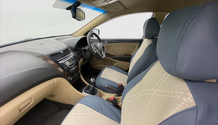 2014 Hyundai Verna FLUIDIC 1.6 CRDI SX, Diesel, Manual, 81,324 km, Right Side Front Door Cabin