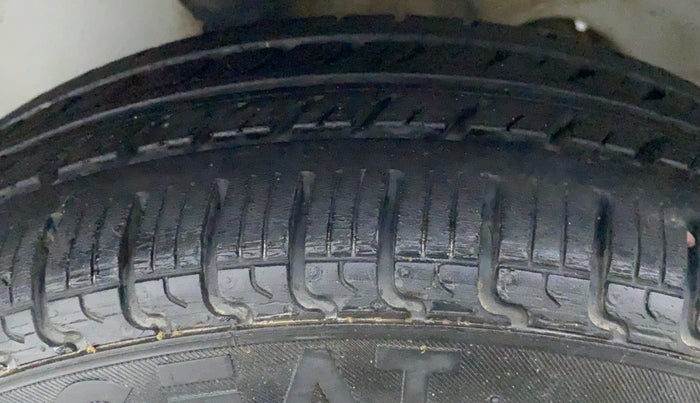 2018 Maruti Alto K10 VXI P, Petrol, Manual, 42,634 km, Left Front Tyre Tread