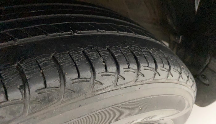 2017 Maruti Baleno DELTA PETROL 1.2, Petrol, Manual, 57,169 km, Left front tyre - Minor crack