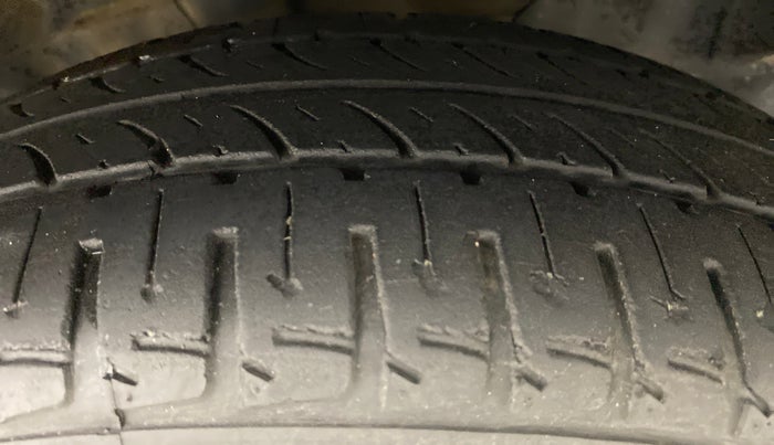 2019 Honda City V MT PETROL, Petrol, Manual, 34,066 km, Right Front Tyre Tread