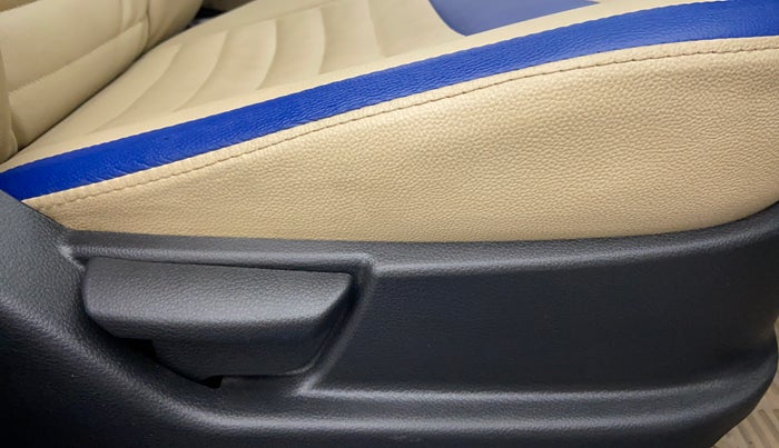 2012 Hyundai Eon D LITE PLUS, Petrol, Manual, 42,611 km, Driver Side Adjustment Panel
