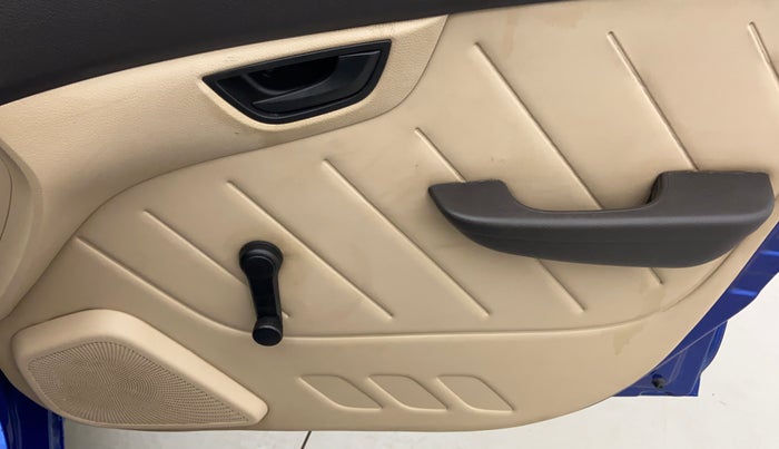 2012 Hyundai Eon D LITE PLUS, Petrol, Manual, 42,611 km, Driver Side Door Panels Controls