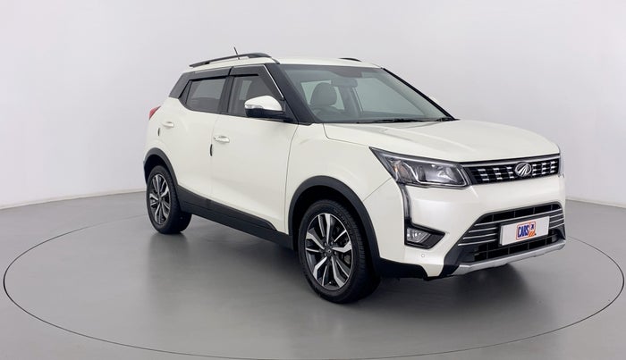 2020 Mahindra XUV300 W8 (O) DIESEL  AT, Diesel, Automatic, 3,774 km, Right Front Diagonal