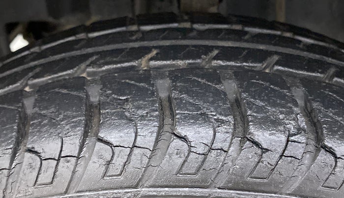 2016 Datsun Go Plus T, Petrol, Manual, 22,788 km, Left Front Tyre Tread