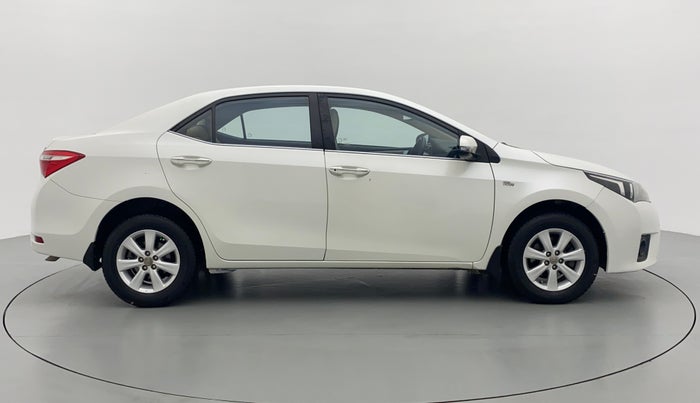 2014 Toyota Corolla Altis G AT, Petrol, Automatic, 79,110 km, Right Side View