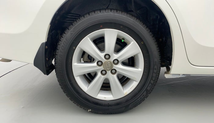 2014 Toyota Corolla Altis G AT, Petrol, Automatic, 79,110 km, Right Rear Wheel