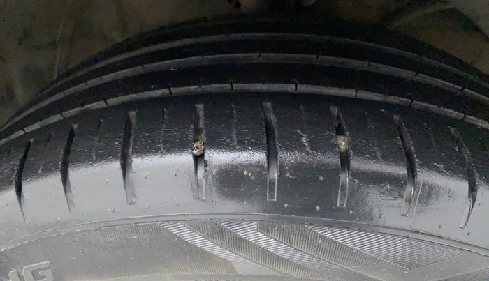 2019 Maruti Baleno ALPHA PETROL 1.2, Petrol, Manual, 61,806 km, Right Front Tyre Tread