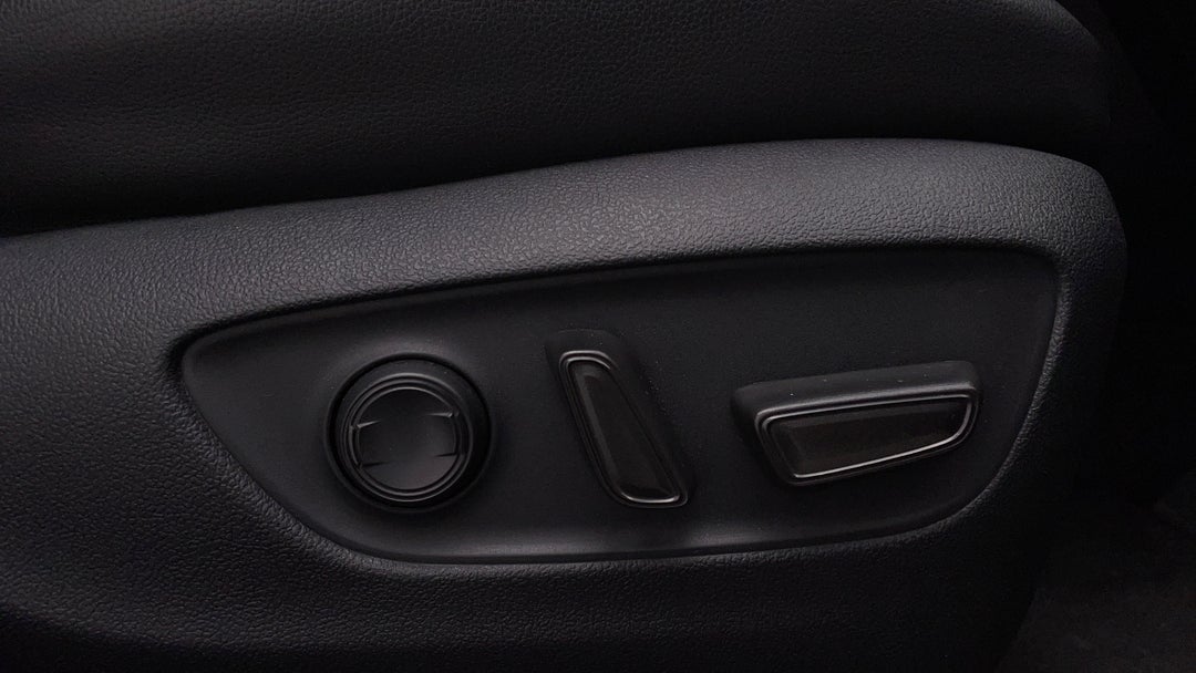 2022 Toyota Kluger Gxl Awd, Automatic, 26058 km, Drivers Side Adjustment Panel