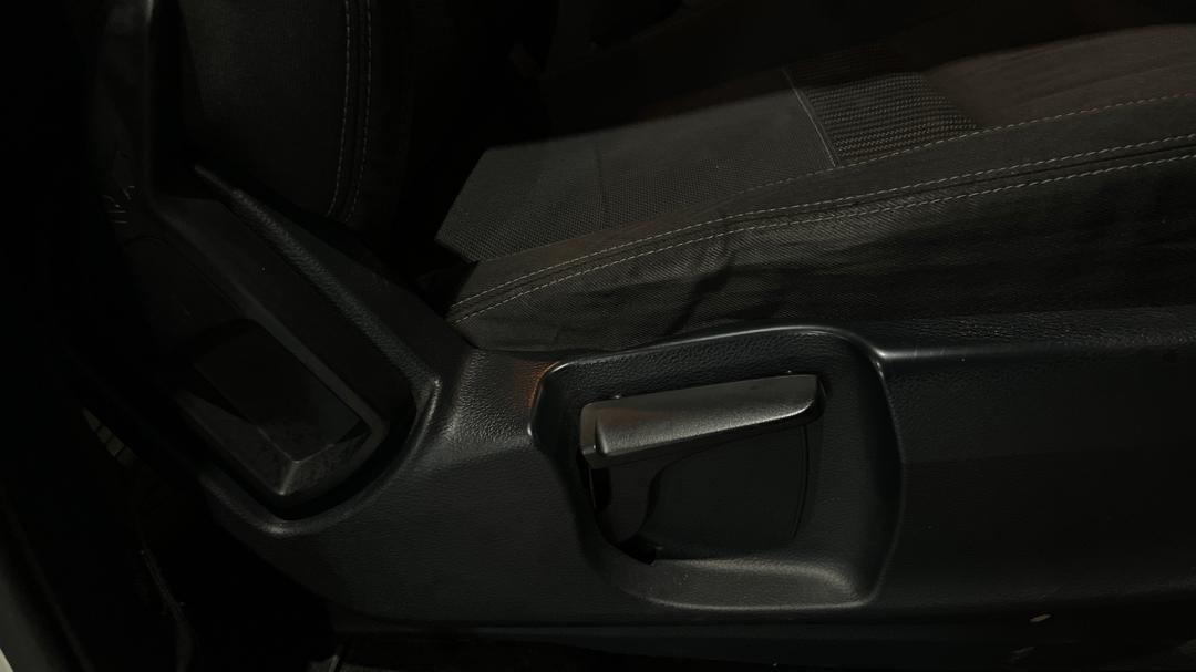 2018 Ford Ranger Xlt 2.0 (4x4), Automatic, 93345 km, Drivers Side Adjustment Panel