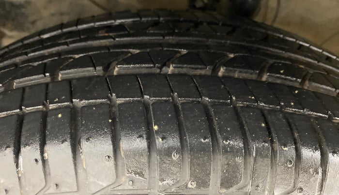 2015 Honda City V MT PETROL, Petrol, Manual, 29,125 km, Left Front Tyre Tread
