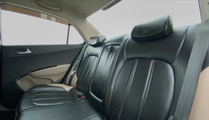 2014 Hyundai Xcent S 1.2 OPT, Petrol, Manual, 64,118 km, Right Side Rear Door Cabin