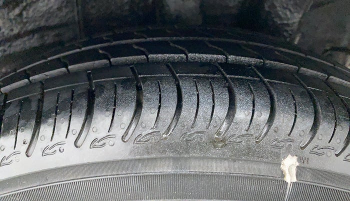 2014 Hyundai Xcent S 1.2 OPT, Petrol, Manual, 64,118 km, Left Rear Tyre Tread