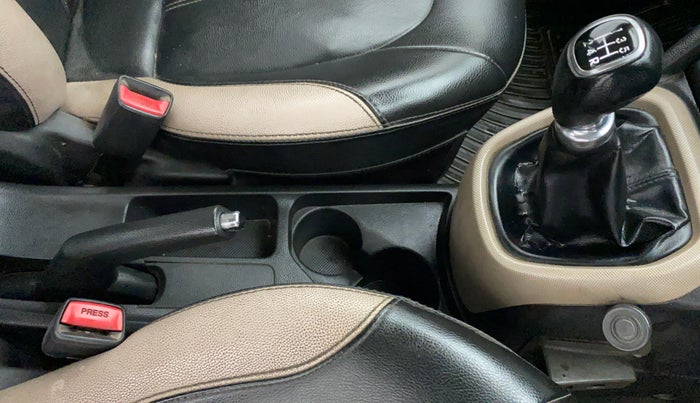 2014 Hyundai Xcent S 1.2 OPT, Petrol, Manual, 64,118 km, Gear Lever