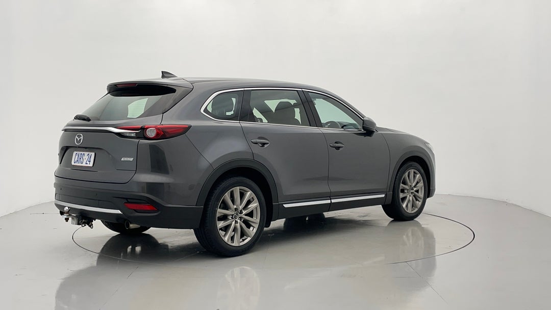 Right Back Diagonal (45- Degree) View