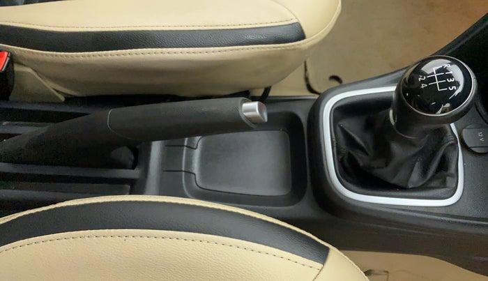 2016 Volkswagen Ameo HIGHLINE 1.2, Petrol, Manual, 59,750 km, Gear Lever
