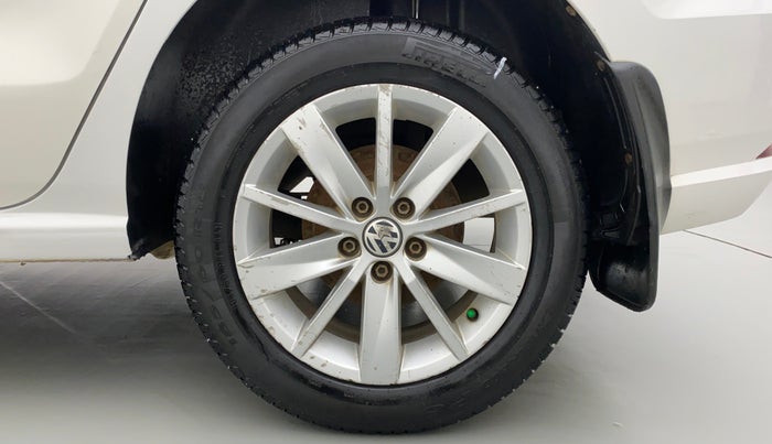 2016 Volkswagen Ameo HIGHLINE 1.2, Petrol, Manual, 59,750 km, Left Rear Wheel