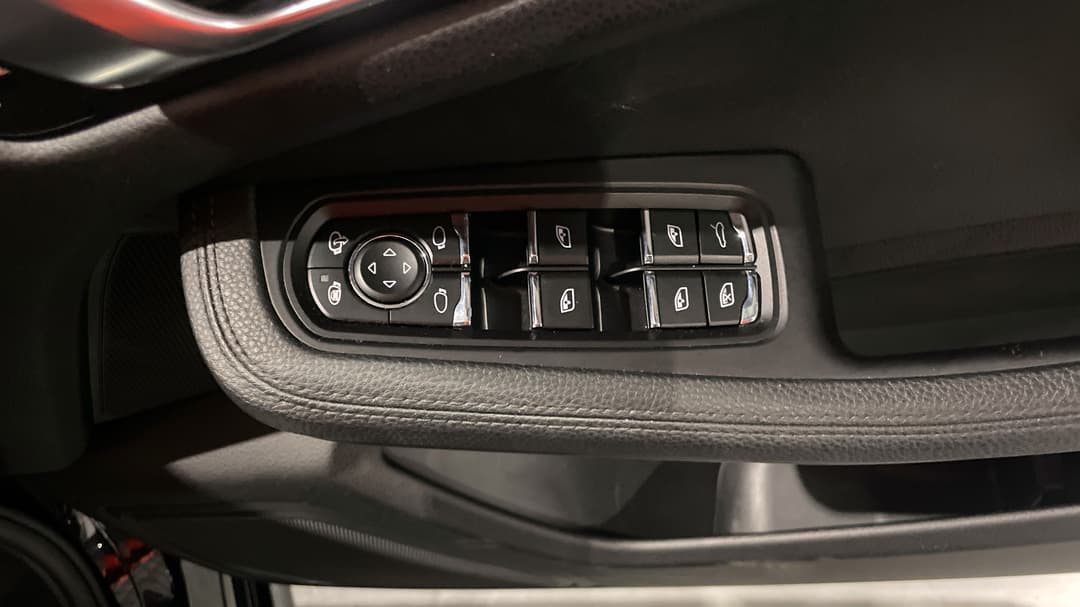 2019 Porsche Macan S, Automatic, 81403 km, Drivers Side Door Panel Controls