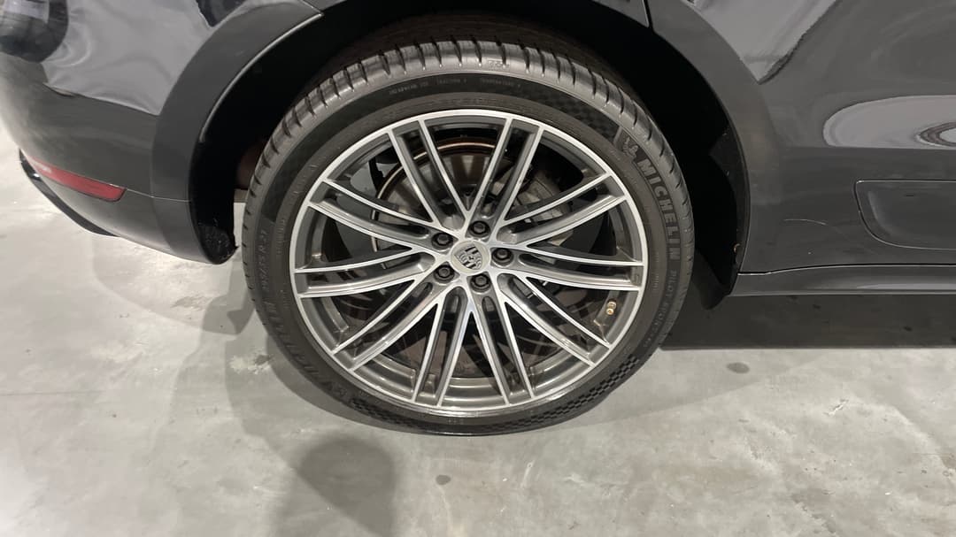 2019 Porsche Macan S, Automatic, 81403 km, Right Rear Wheel