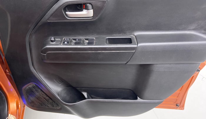 2020 Maruti New Wagon-R VXI 1.0, Petrol, Manual, 17,838 km, Driver Side Door Panels Control