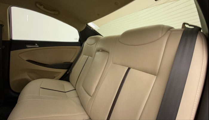 2017 Hyundai Verna 1.6 VTVT SX, Petrol, Manual, 85,902 km, Right Side Rear Door Cabin