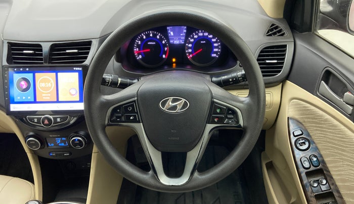 2017 Hyundai Verna 1.6 VTVT SX, Petrol, Manual, 85,902 km, Steering Wheel Close Up