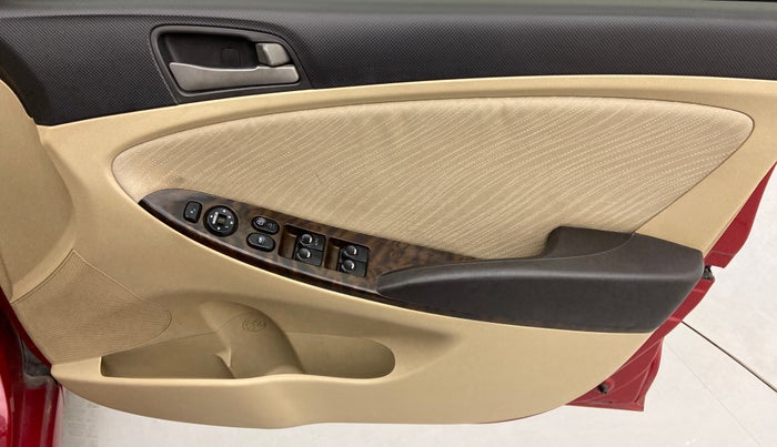 2017 Hyundai Verna 1.6 VTVT SX, Petrol, Manual, 85,902 km, Driver Side Door Panels Control