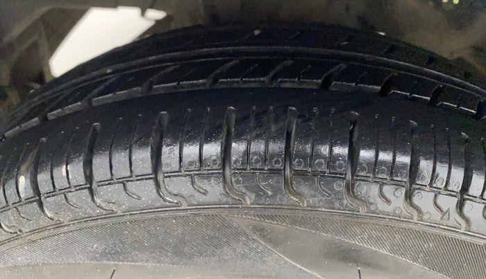 2014 Hyundai Eon ERA +, Petrol, Manual, 88,643 km, Right Rear Tyre Tread