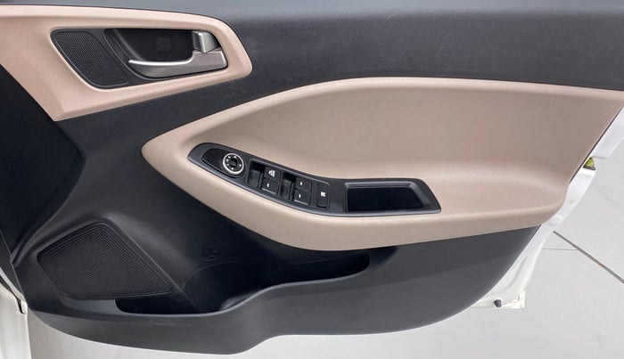 2017 Hyundai Elite i20 MAGNA 1.2, Petrol, Manual, 29,151 km, Driver Side Door Panels Control