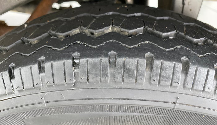 2019 Maruti Eeco 5 STR WITH AC PLUSHTR, Petrol, Manual, 5,457 km, Left Rear Tyre Tread