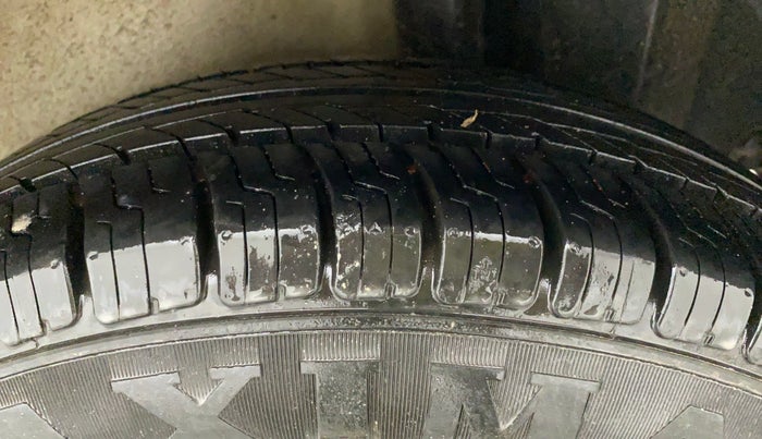 2012 Maruti Ritz VXI, Petrol, Manual, 1,03,174 km, Left Rear Tyre Tread