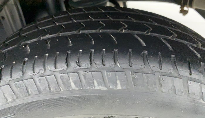 2016 Maruti Alto K10 VXI AMT P, Petrol, Automatic, 31,258 km, Left Rear Tyre Tread