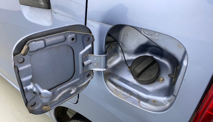 2010 Maruti Wagon R 1.0 LXI, Petrol, Manual, 86,967 km, Left quarter panel - Fuel lid lock has slight discoloration