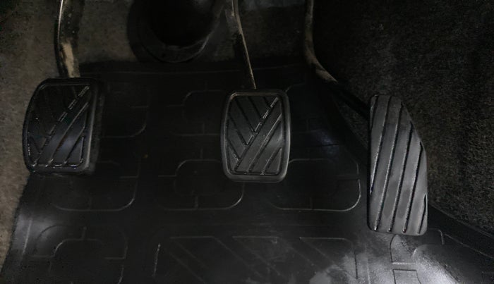 2012 Maruti Wagon R 1.0 VXI, Petrol, Manual, 32,013 km, Pedals