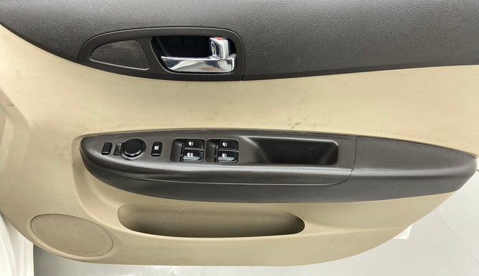 2014 Hyundai i20 ASTA 1.4 CRDI, Diesel, Manual, 89,094 km, Driver Side Door Panels Control