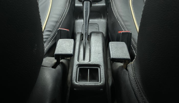 2017 Maruti Eeco 5 STR WITH AC PLUSHTR, LPG, Manual, 1,40,059 km, Driver Side Adjustment Panel