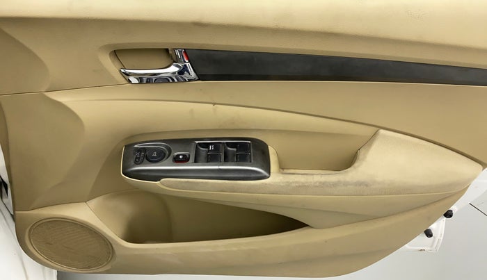 2013 Honda City V AT SUNROOF, Petrol, Automatic, 73,595 km, Driver Side Door Panels Control