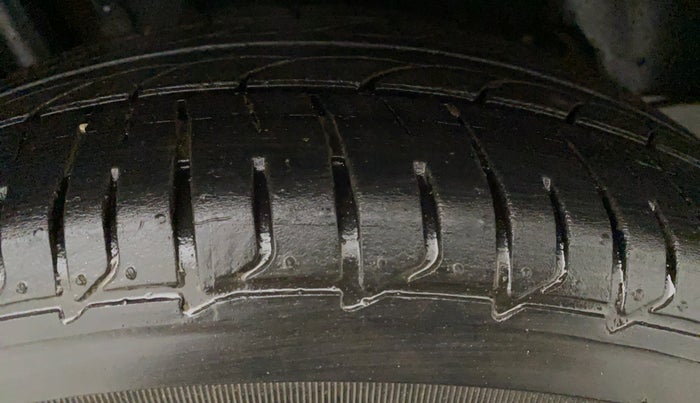 2019 Maruti Ciaz ALPHA DIESEL 1.5, Diesel, Manual, 55,388 km, Left Front Tyre Tread