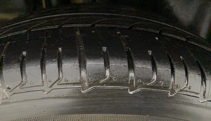 2019 Maruti Ciaz ALPHA DIESEL 1.5, Diesel, Manual, 55,388 km, Right Front Tyre Tread
