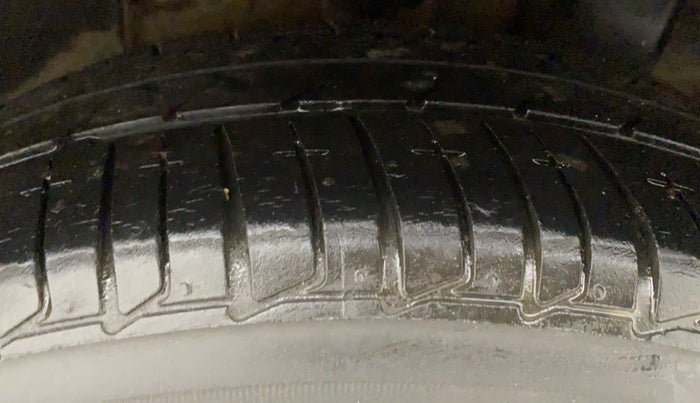 2014 Hyundai Xcent SX 1.2 (O), Petrol, Manual, 49,001 km, Left Rear Tyre Tread