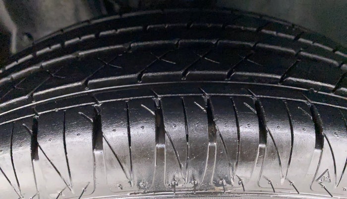 2017 Maruti IGNIS DELTA 1.2 K12, Petrol, Manual, 38,829 km, Left Front Tyre Tread