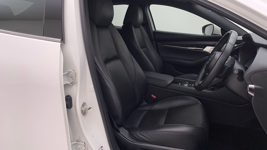 2020 Mazda 3 X20 Astina M Hybrid, Automatic, 47166 km, Right Side Front Door Cabin View