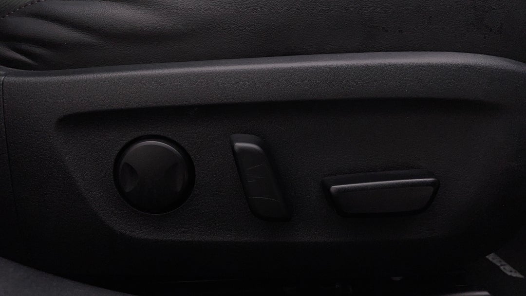 2020 Mazda 3 X20 Astina M Hybrid, Automatic, 47166 km, Drivers Side Adjustment Panel